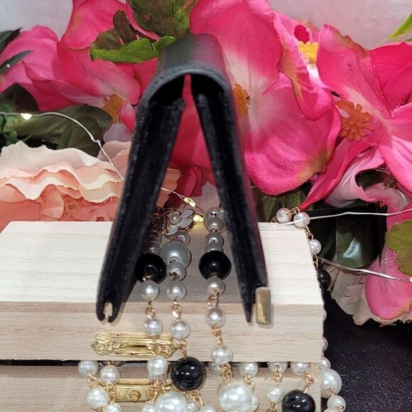 Authentic Salvatore Ferragamo Leather Card Holder - Picture 5 of 12